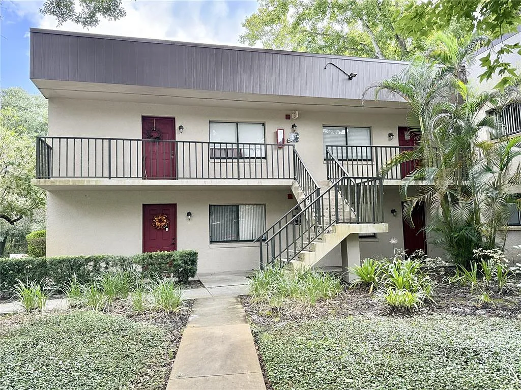 2 bed, 2.0 bath, 960 sqft, $1,700 — Photo 2