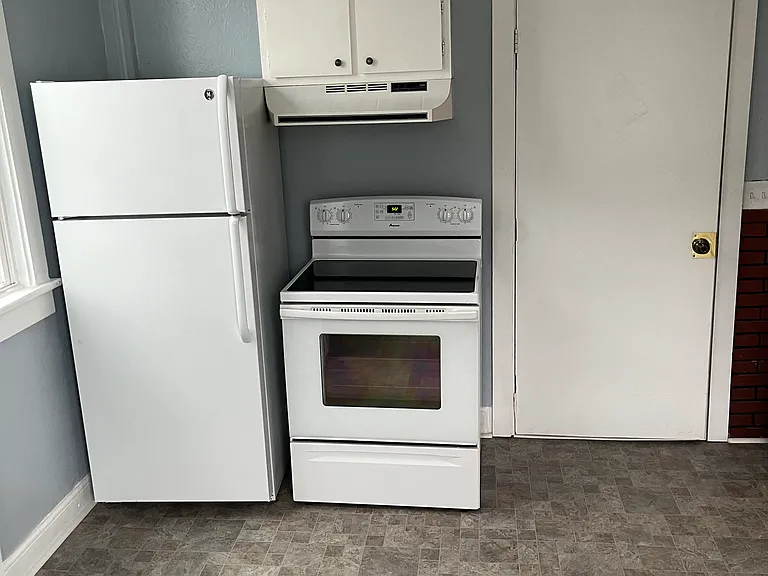 527 W Main St #B — Photo 4