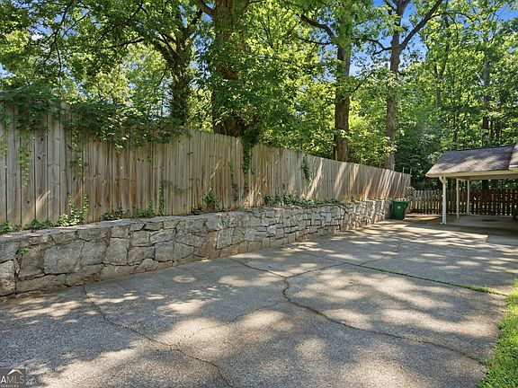 4th image of 1087 N Hills Dr