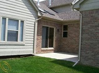 29390 Cahill Rd #93, Flat Rock, MI 48134