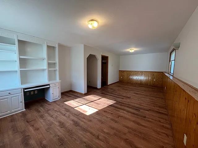 10918 Kentucky Ave N — Photo 30