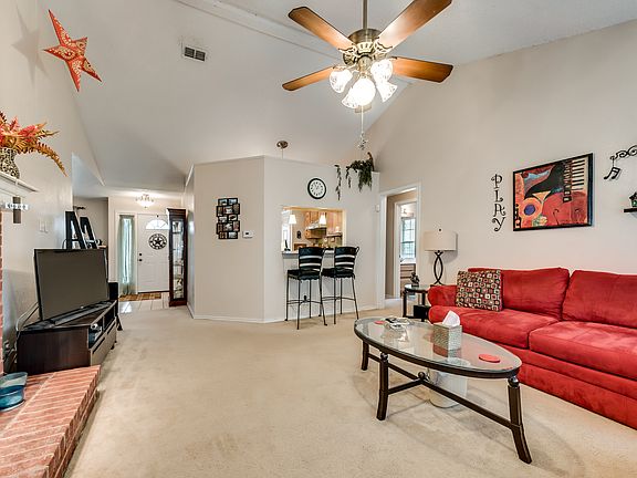 5th image of 1108 Old Knoll Dr