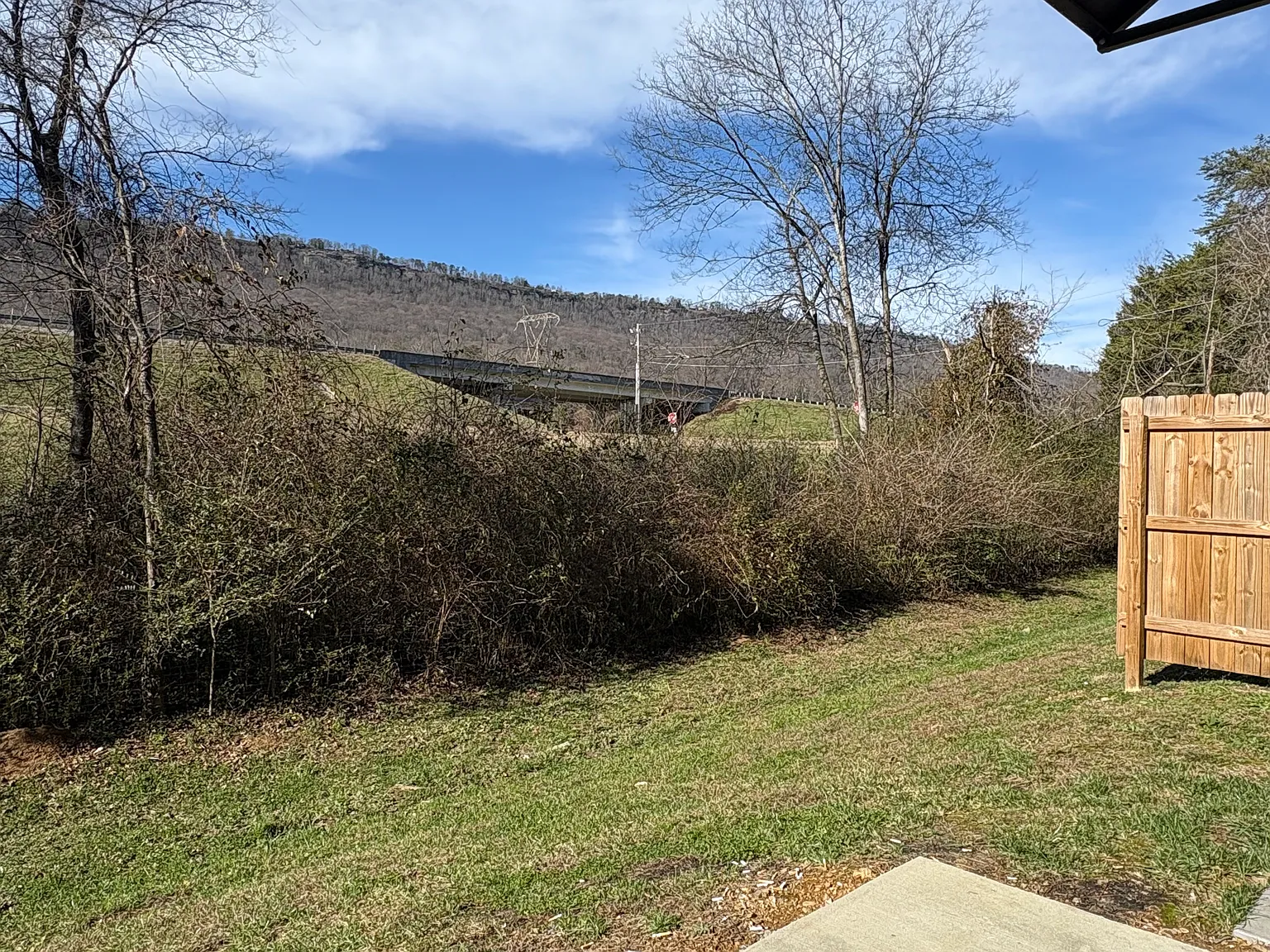 3 bed, 2.5 bath, 1242 sqft, $2,200 — Photo 2