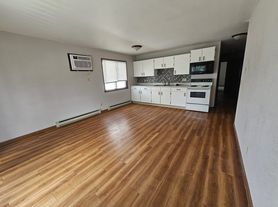 708 W Lincoln Ave, Oshkosh, WI