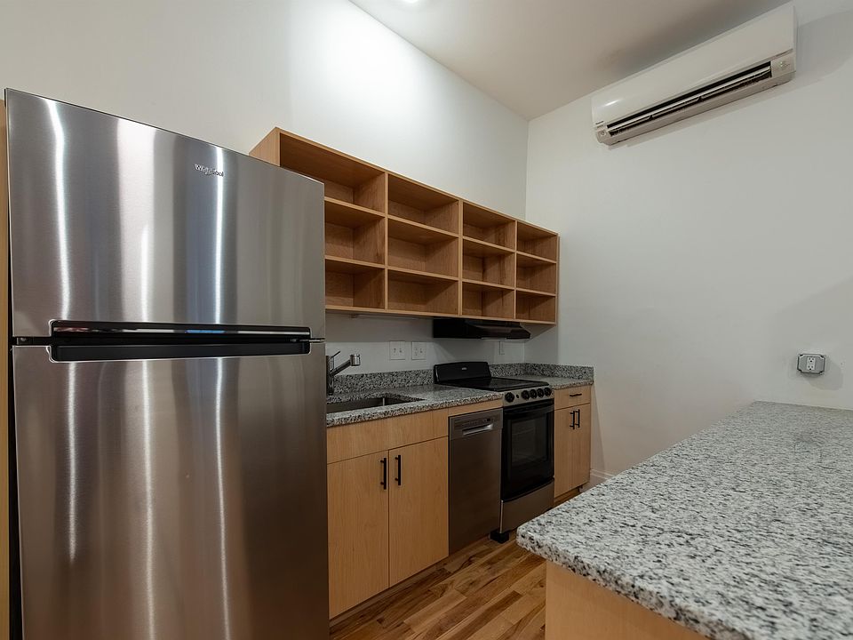 1st image of 1733 Elm St #1C