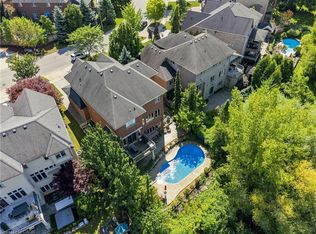 123 Tollgate Dr, Hamilton, ON L9G5C9