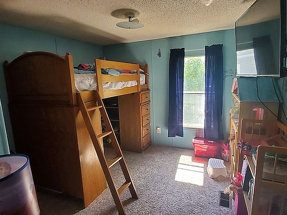 3rd image of 4052 Kelly Dr