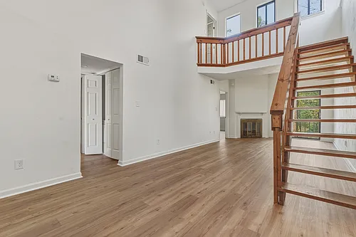 2900 Woodrich Dr #202 Photo 1