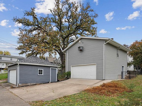3rd image of 2024 Farnam St
