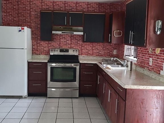 3rd image of 1033 George W Engram Blvd