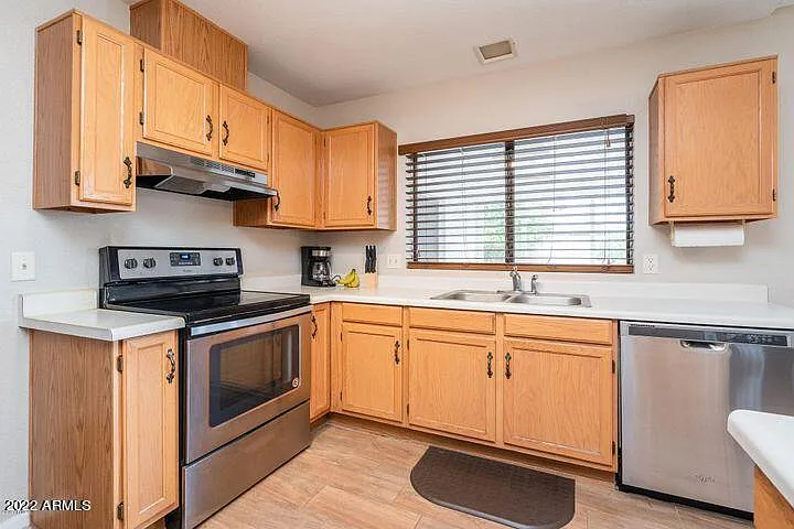 8826 W Diana Ave — Photo 5