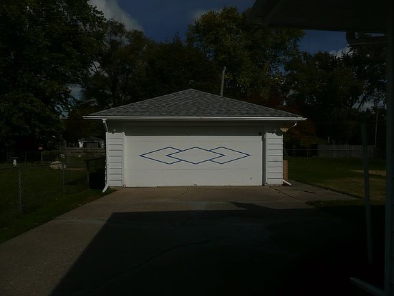 3rd image of 710 Renrose Ave
