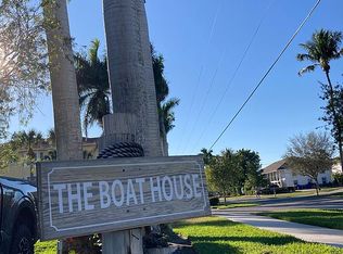 1560 Blue Point Ave, Naples, FL 34102