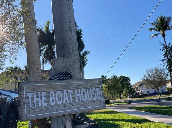 1560 Blue Point Ave, Naples, FL 34102