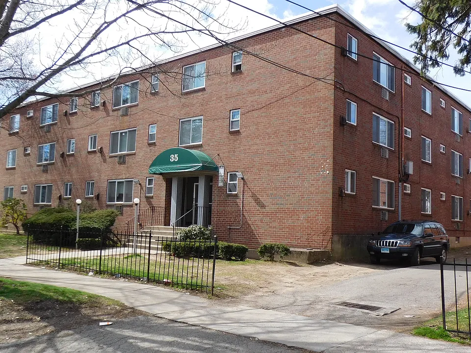 35 Evergreen Ave