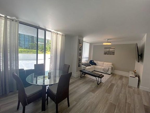 3rd image of 1330 West Ave #401