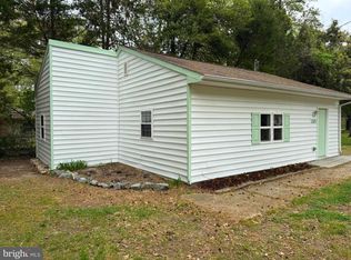1605 Lakeview Dr, Colonial Beach, VA 22443