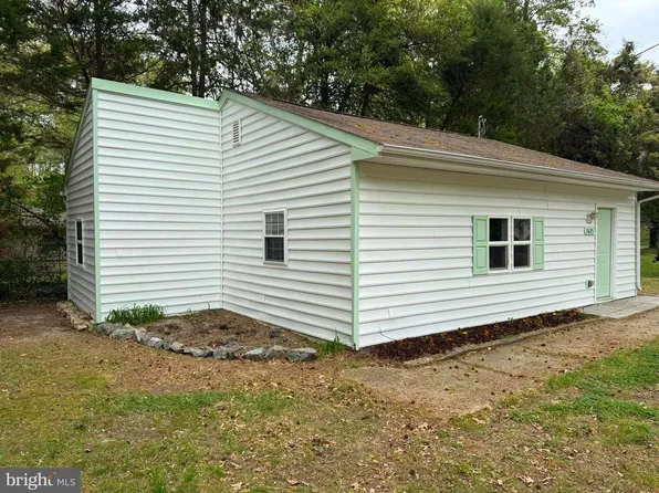 1605 Lakeview Dr, Colonial Beach, VA 22443