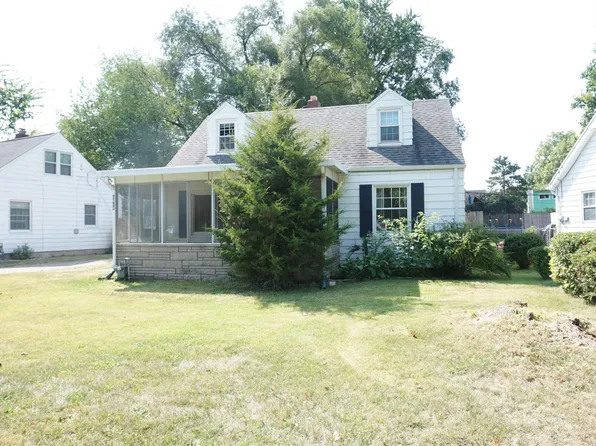 2434 Eisenhower Ave, South Bend, IN 46615