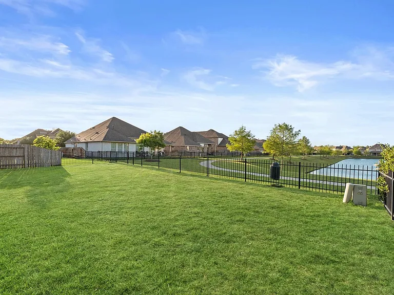 9615 Eden Ridge Ln — Photo 36