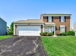 1896 Gleneagle Cir, Elgin, IL