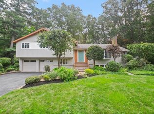 123 Barton Dr, Sudbury, MA 01776