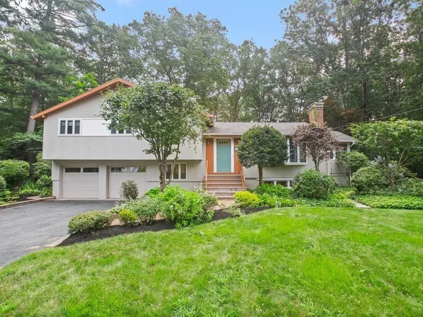 123 Barton Dr, Sudbury, MA 01776