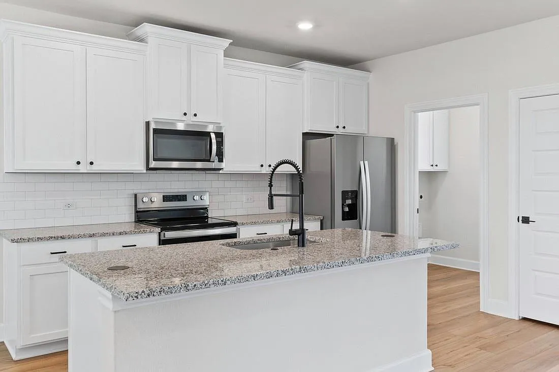 3 bed, 2.5 bath, 1519 sqft, $2,840 — Photo 3