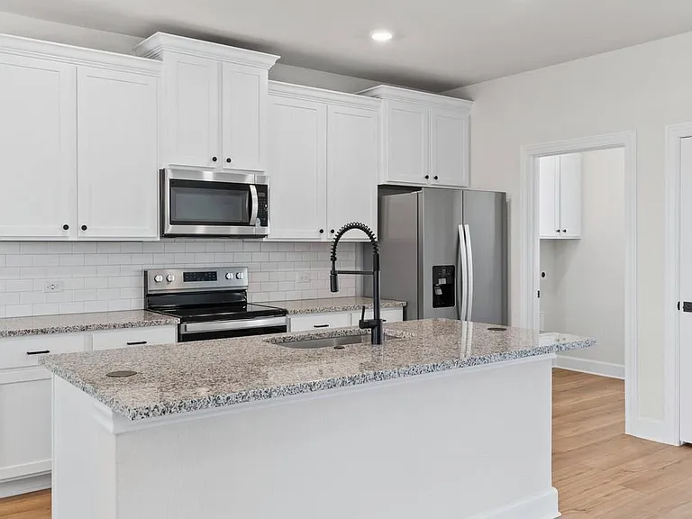 9517 Balmy Ln — Photo 3