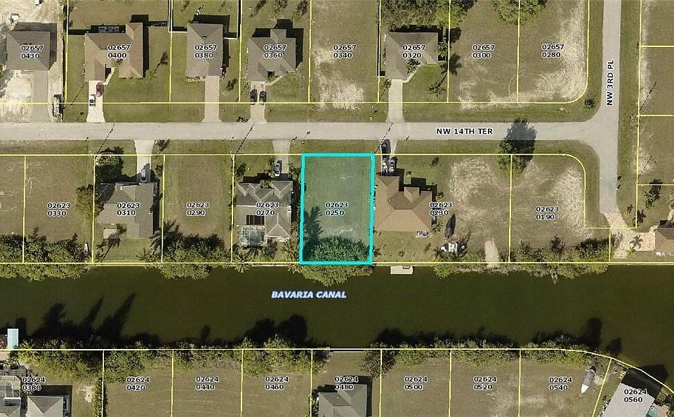 1st image of 324 NW 14th Ter