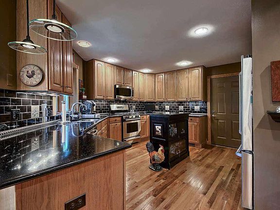 5th image of 9678 Echo Valley Dr