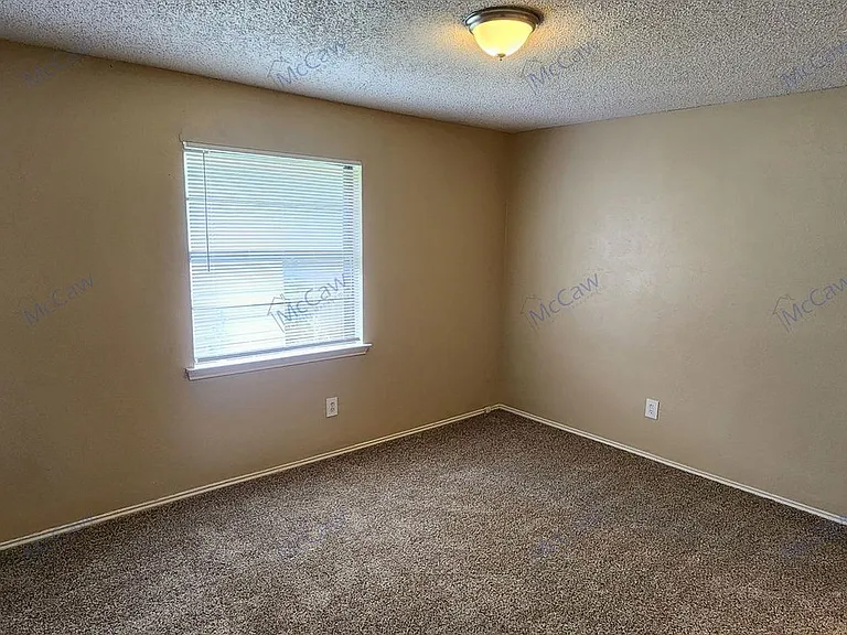 2204 Oak Hill Dr — Photo 18
