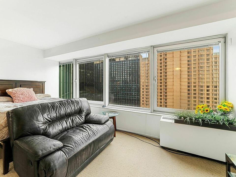 1st image of 150 W 56th St APT 3009