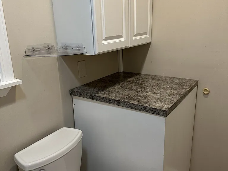 203 E 6th St #2 — Photo 7