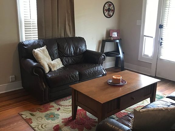 2nd image of 1109 Julia Ave