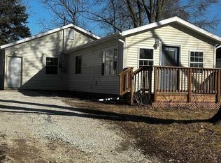 321 S 14th St, Le Claire, IA