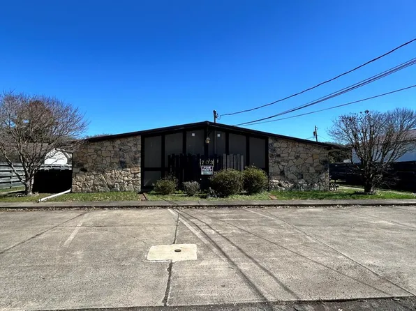 703 Park Avenue, New Martinsville, WV 26155