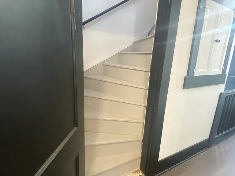 650 Park Ave — Photo 21