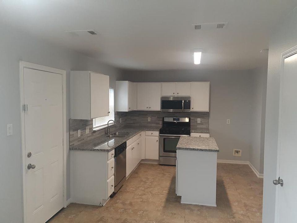 2nd image of 1238 Blackberry Hollow Dr