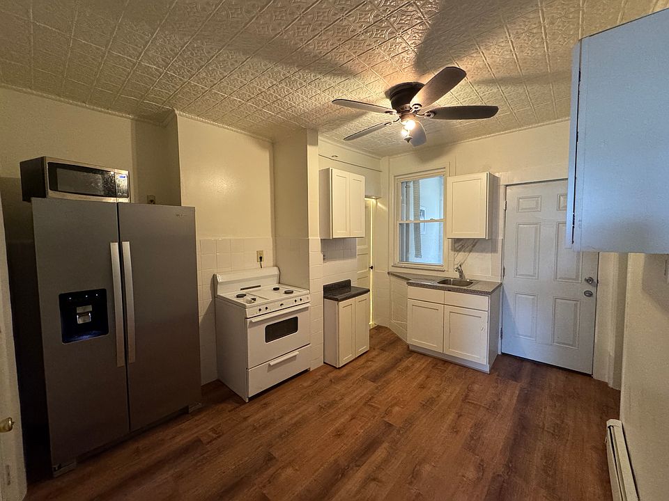 2nd image of 8 Mulberry St APT 2
