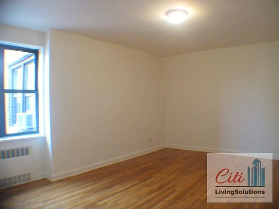 4th image of 3709 75th St APT 6t