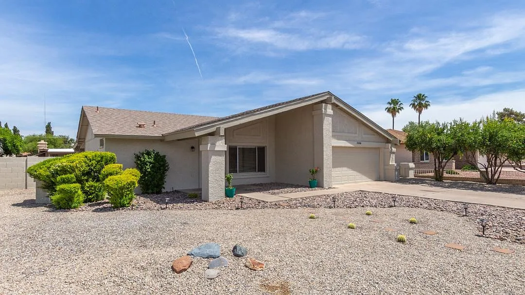 Tempe 3-Bedroom — Photo 2