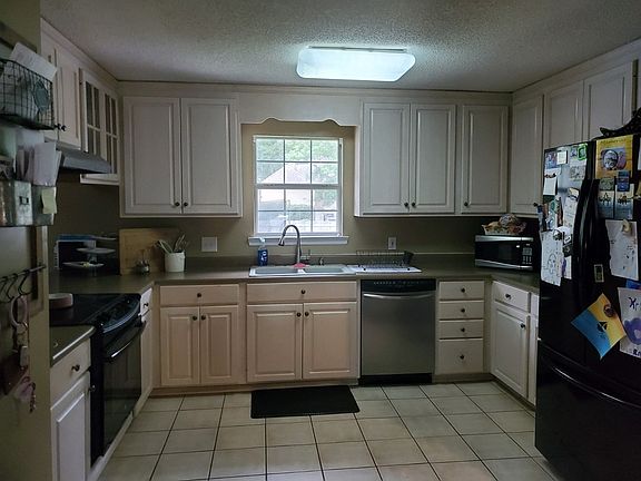 2nd image of 1412 Forest Way