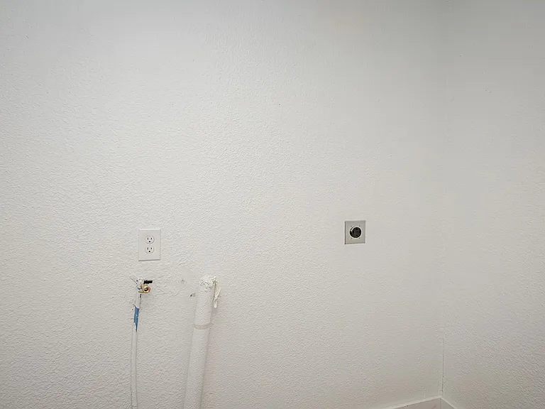 4406 Richard St — Photo 36