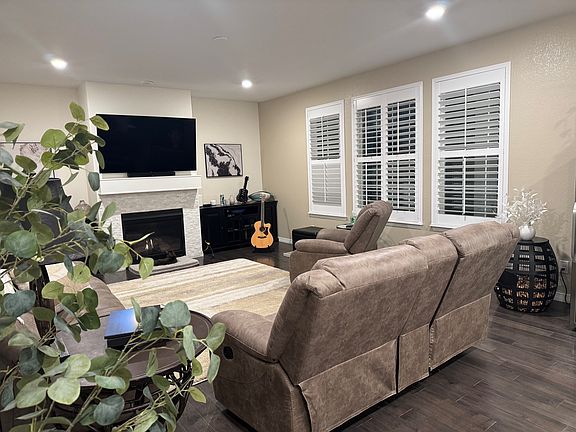 5th image of 16428 Sassafras Pl