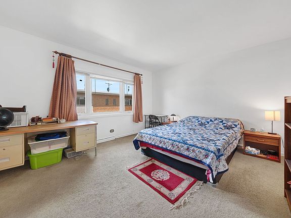 5th image of 4925 Carol St #D