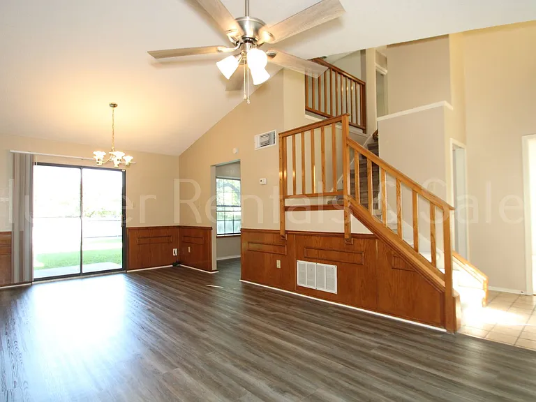 1905 Meadowbrook Dr — Photo 6