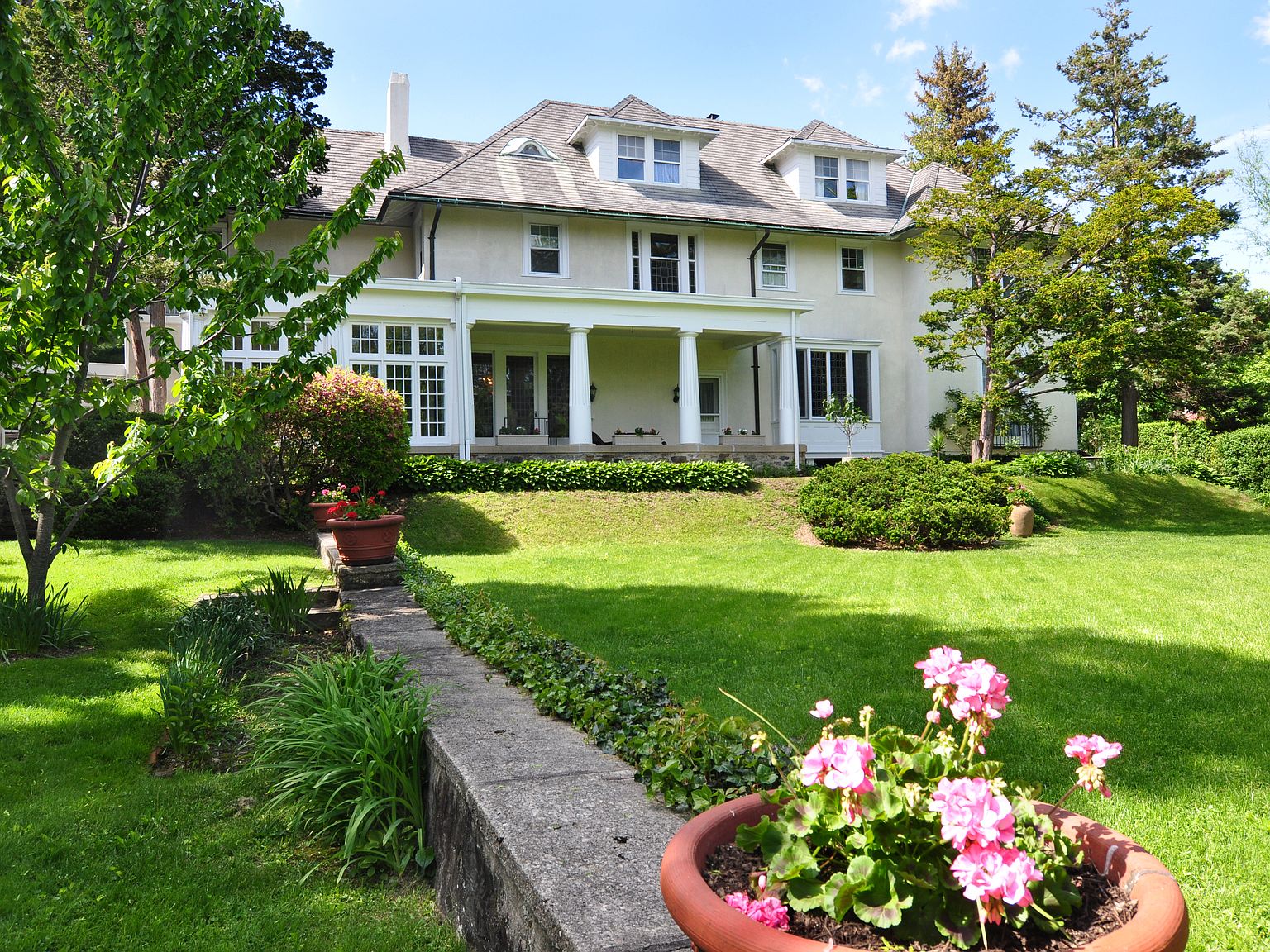 153 Neptune Ave, New Rochelle, NY 10805 Zillow