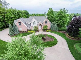 10260 Sawmill Dr, Chardon, OH 44024