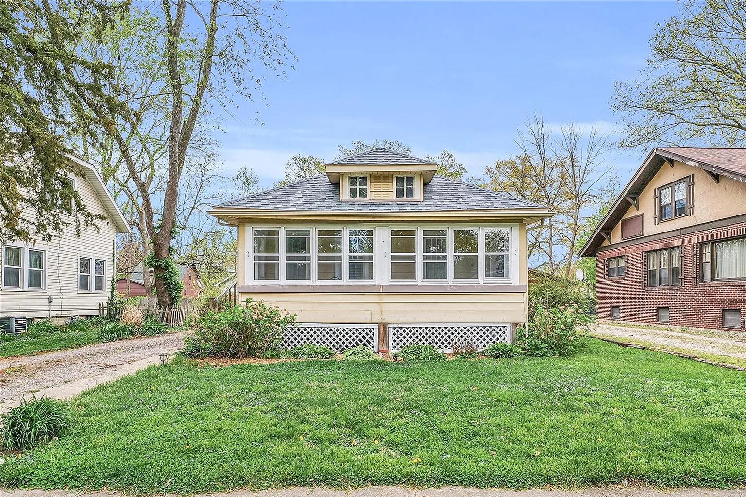 1704 W Park Ave photo 1